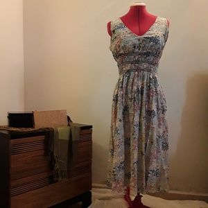 Dress with Flowers pattern